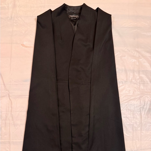Black Sleeveless Vest Cloak - Picture 1 of 6